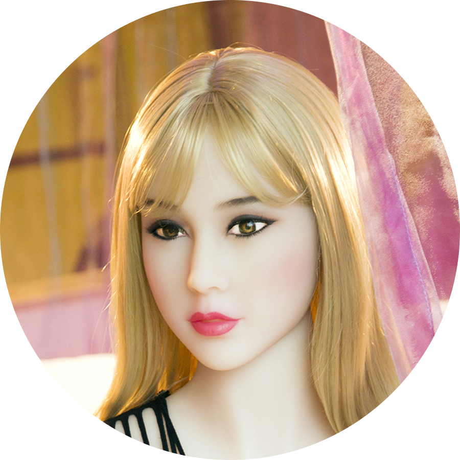 Realistische Sexpuppe, blond, Porträt