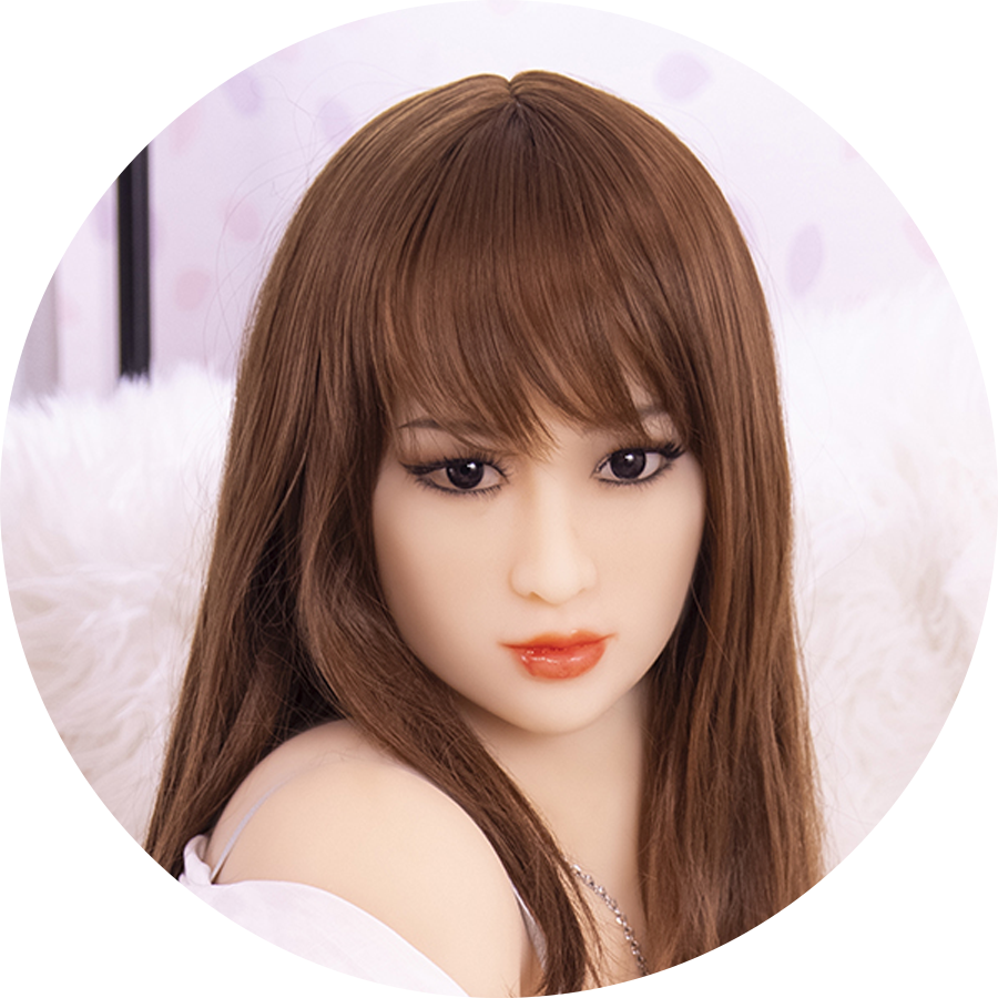 Realistische Sexpuppe mit braunen Haaren