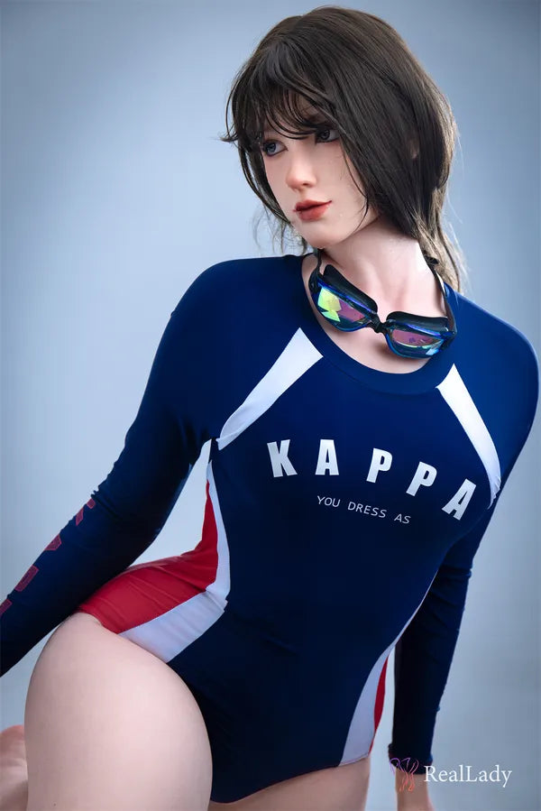 Realistische Sexpuppe in Badeanzug
