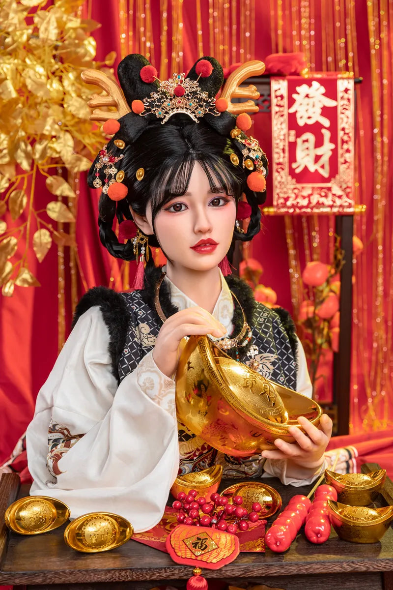 Frau in traditioneller chinesischer Kleidung