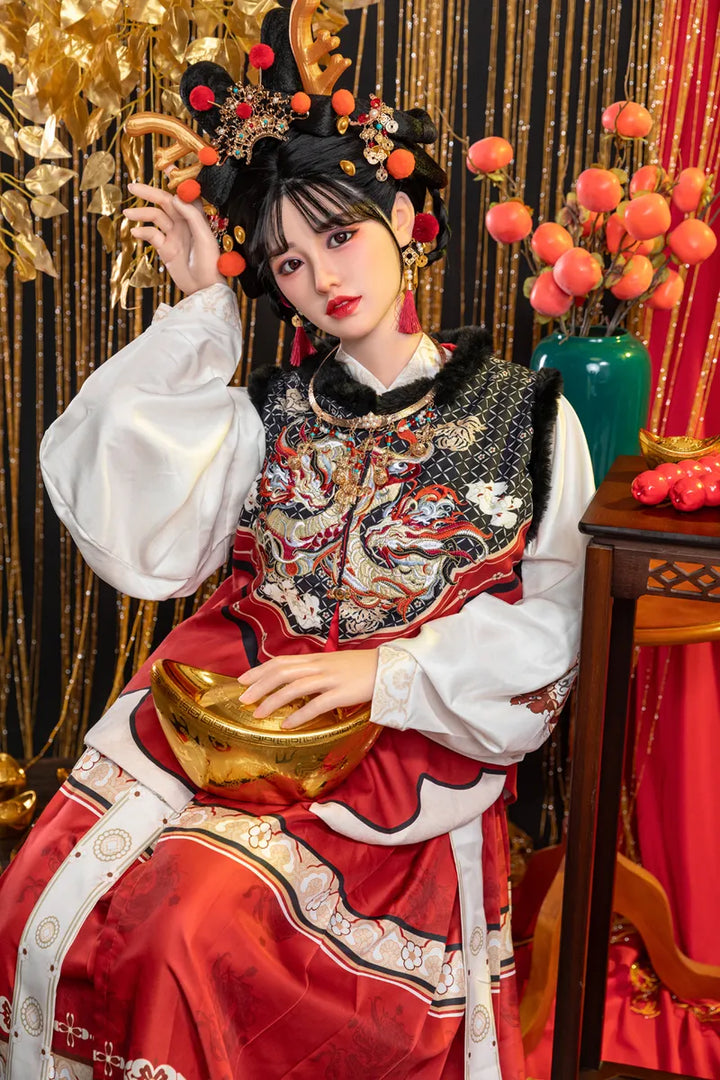 Frau in traditioneller asiatischer Kleidung