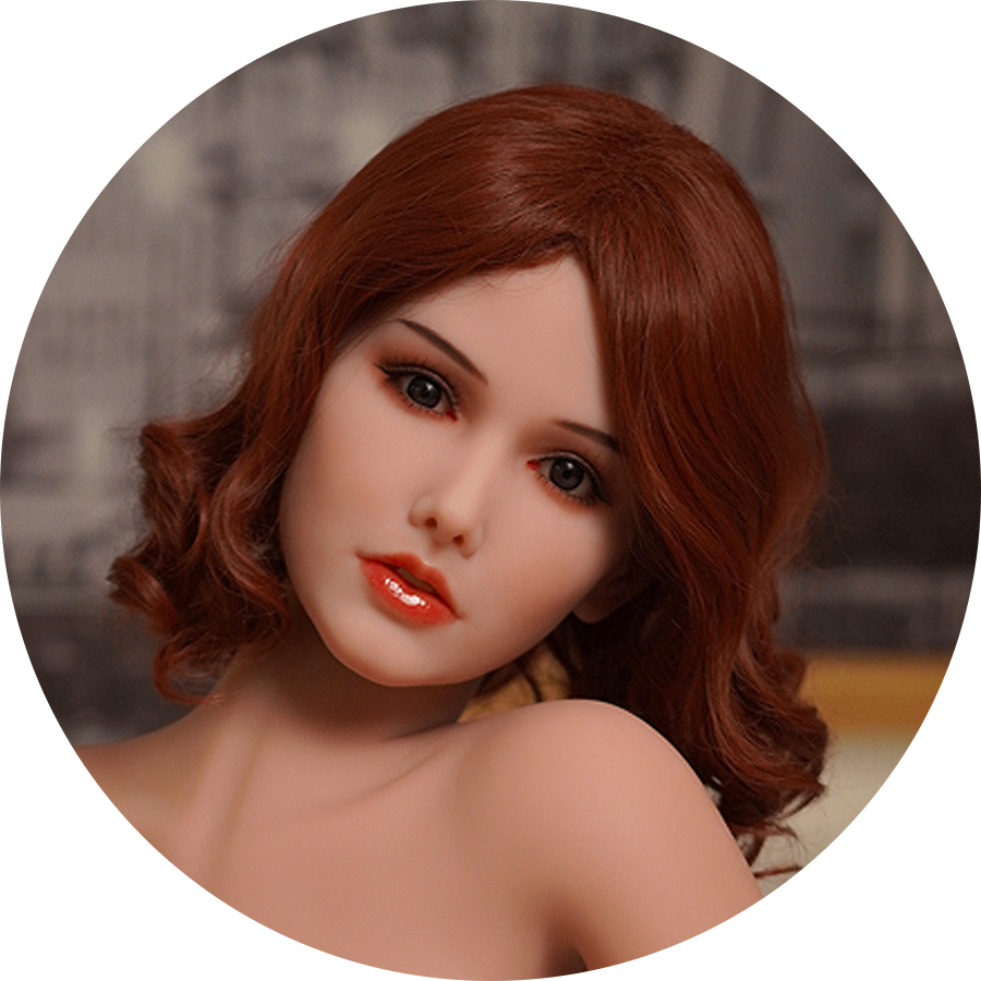 Realistische Sexpuppe mit roten Haaren