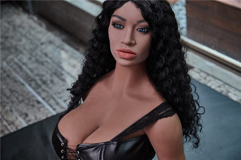 Irontechdolls Sexpuppen Sexpuppe Nadja diskret bestellen bei marielove