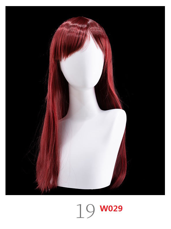 Perücke auf Schaufensterpuppe, rote Haare